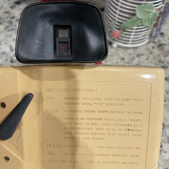 THE ORIGINAL POLAROID SWINGER Camera Vintage 70’s The Collector’s dream w Strap - Picture 6 of 13